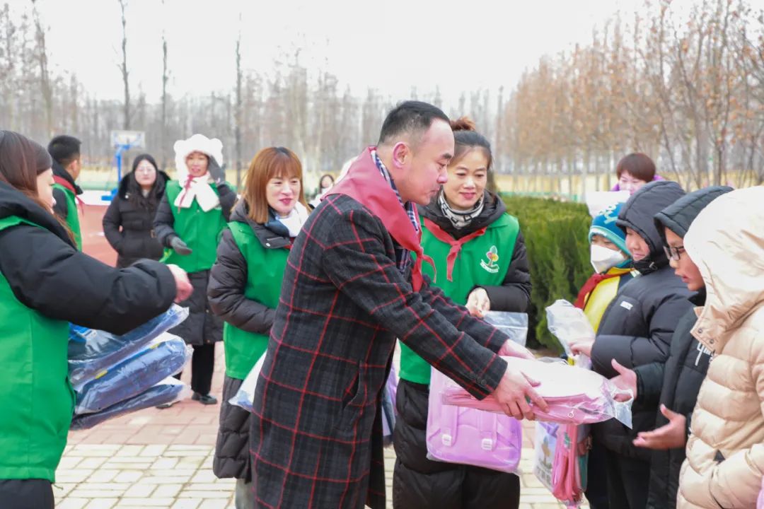 第244所  山东省平度市明村镇前楼大江网页版_大江（中国）韩雪公益小学