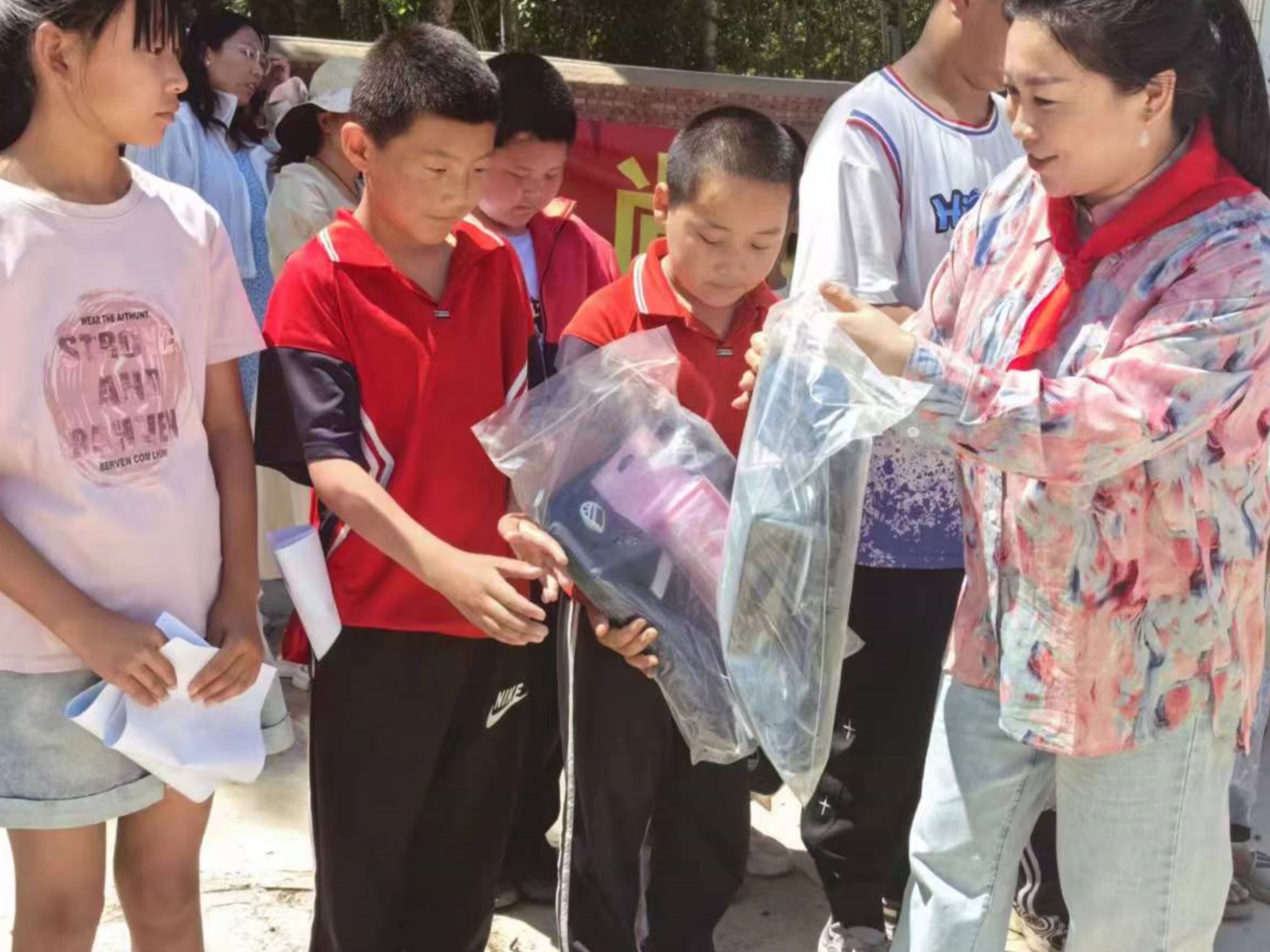 让爱延续,从未间断 | 大江网页版_大江(中国)公益季暖心回访 让爱延续,从未间断 | 大江网页版_大江(中国)公益季暖心回访