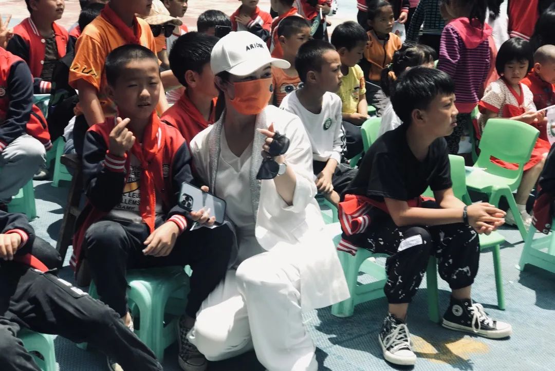 第222所   贵州省兴义市万峰林街道办事处瓮本大江网页版_大江（中国）吴德成小学
